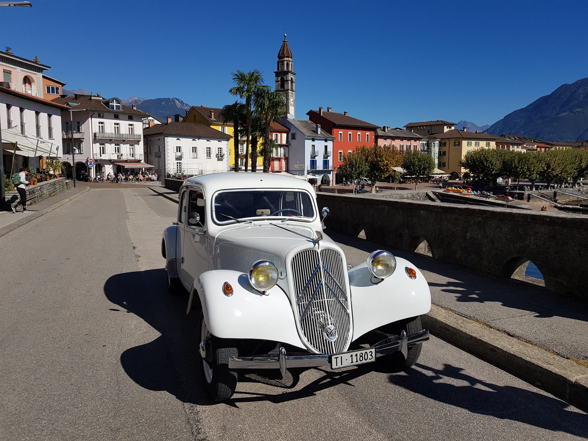 La Traction Avant sul lungolago di Ascona
